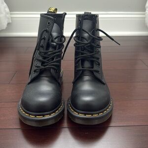 BRAND NEW - Dr. Marten’s 1460 boots - women’s size 7